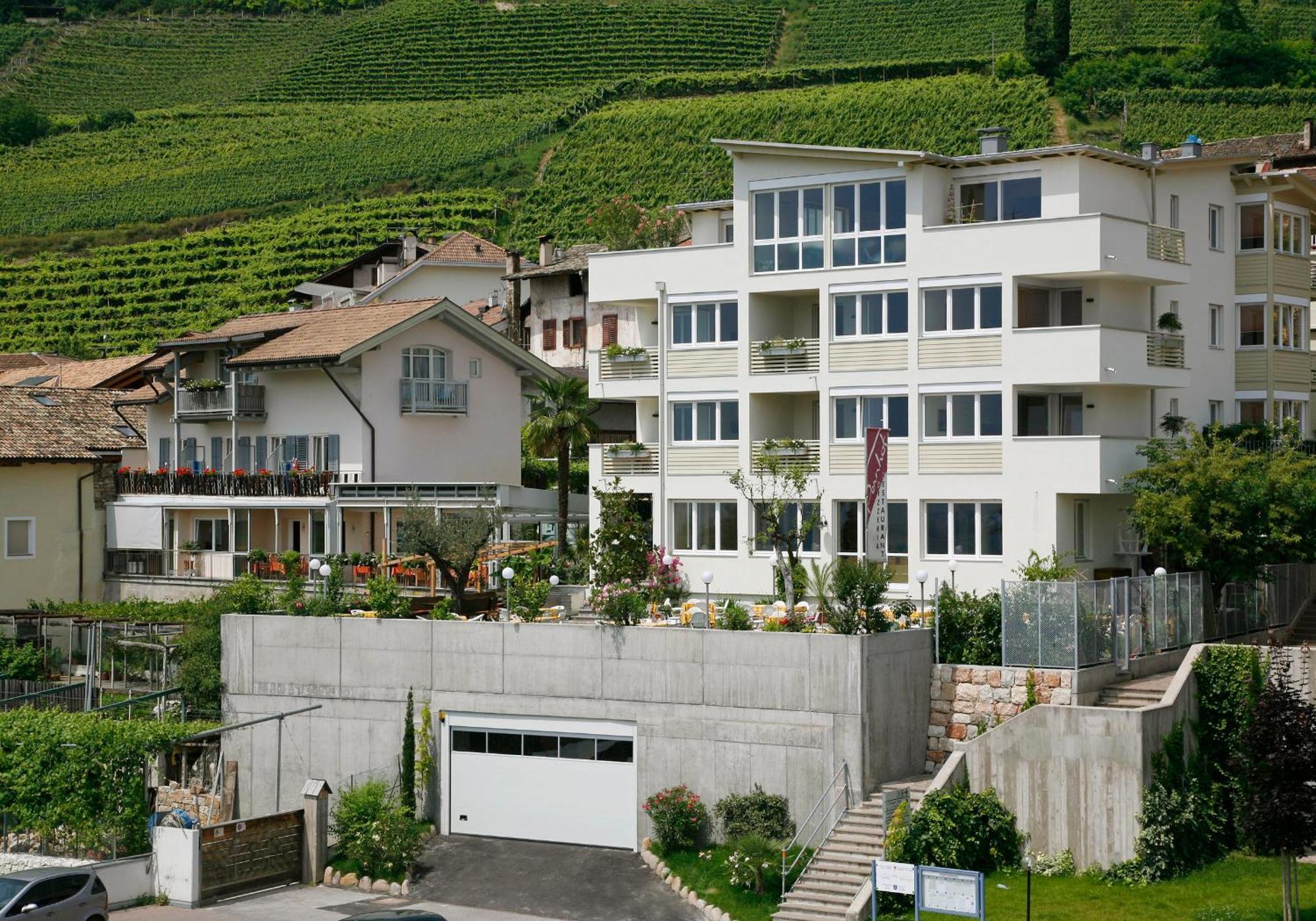 Ansitz Am Eck By Hotel Pernhof Termeno Exterior photo